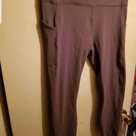 Fabletics workout pants - Picture 5 of 9